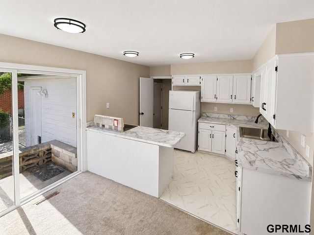 7130 Englewood Drive, Lincoln, NE 68510