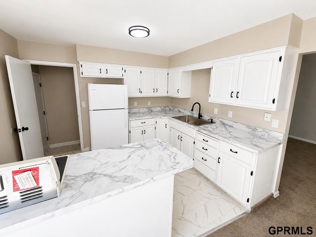 7130 Englewood Drive, Lincoln, NE 68510