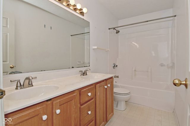 10720 Midnight Drive, Indianapolis, IN 46239