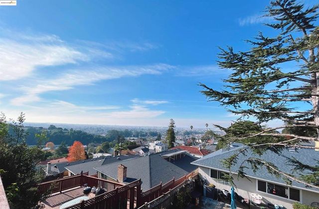 8415 Aster Ave., Oakland, CA 94605