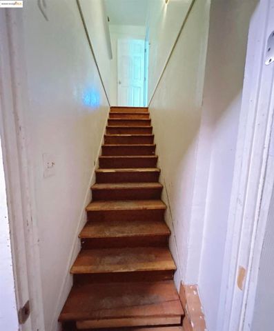 8415 Aster Ave., Oakland, CA 94605