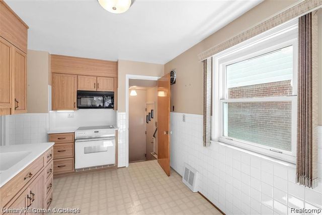 18535 Audette Street, Dearborn, MI 48124