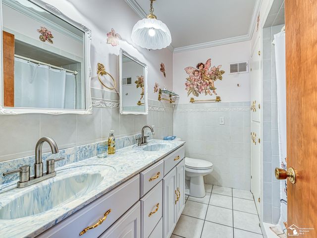 469 Bentley Drive, Monroe, MI 48162