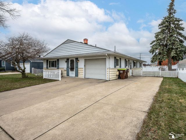 469 Bentley Drive, Monroe, MI 48162