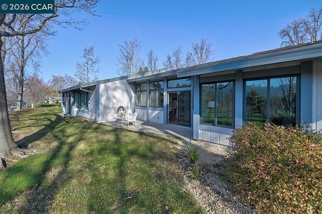 999 Terra California Dr 2, Walnut Creek, CA 94595