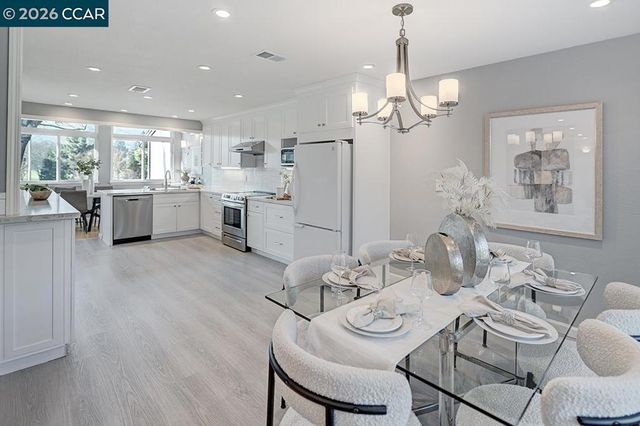 999 Terra California Dr 2, Walnut Creek, CA 94595