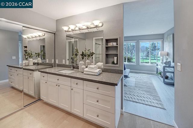 999 Terra California Dr 2, Walnut Creek, CA 94595