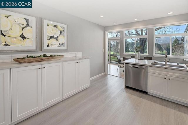 999 Terra California Dr 2, Walnut Creek, CA 94595