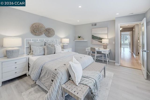 999 Terra California Dr 2, Walnut Creek, CA 94595