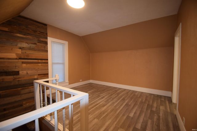 301 N LAKE ST, Syracuse, IN 46567