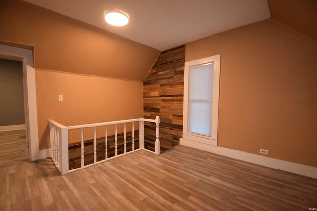 301 N LAKE ST, Syracuse, IN 46567