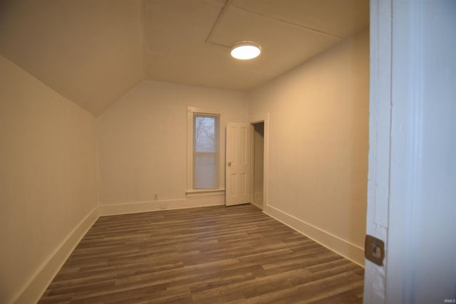 301 N LAKE ST, Syracuse, IN 46567