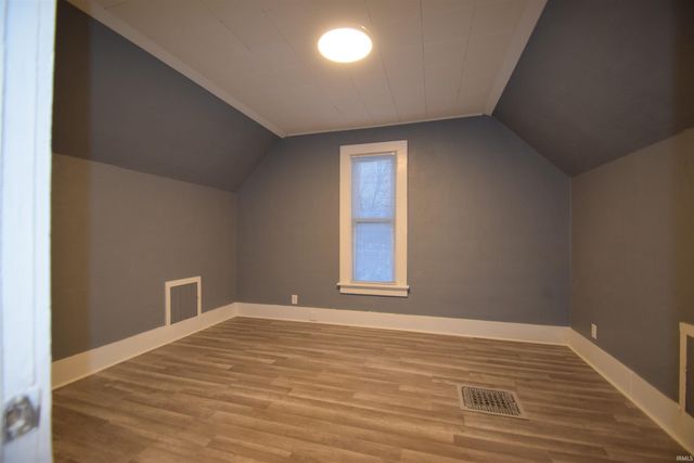 301 N LAKE ST, Syracuse, IN 46567