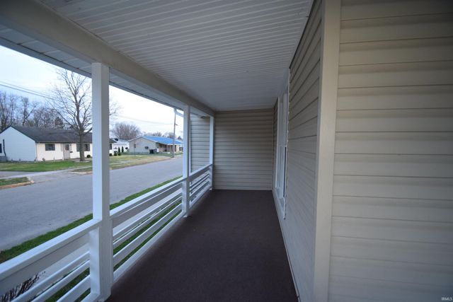 301 N LAKE ST, Syracuse, IN 46567