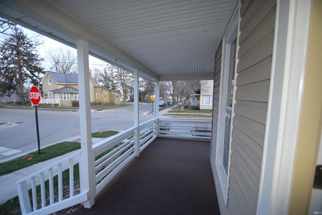 301 N LAKE ST, Syracuse, IN 46567