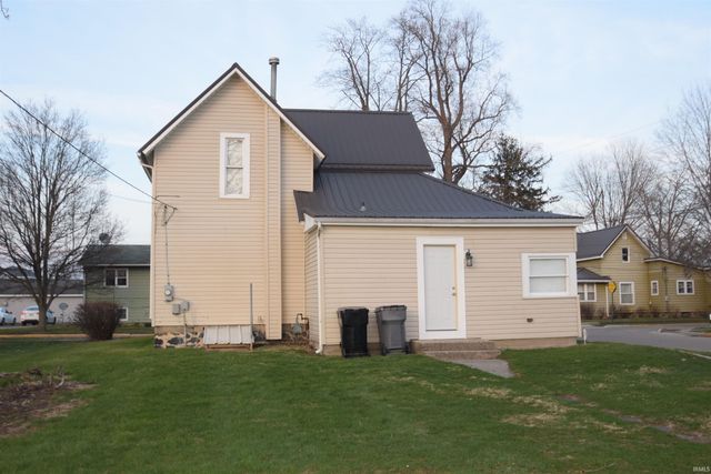 301 N LAKE ST, Syracuse, IN 46567