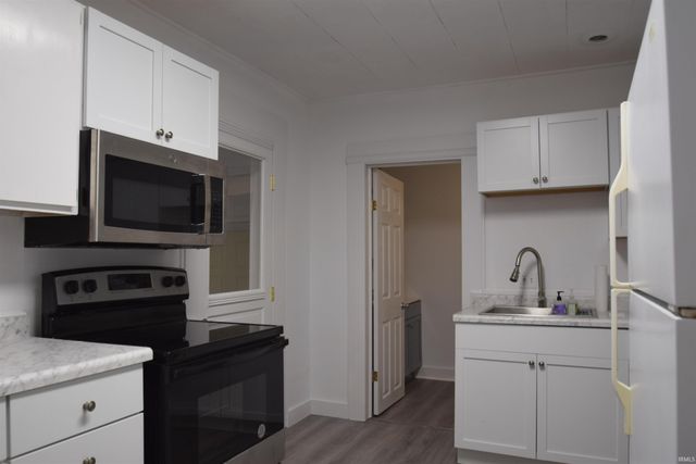 301 N LAKE ST, Syracuse, IN 46567