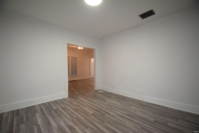 301 N LAKE ST, Syracuse, IN 46567