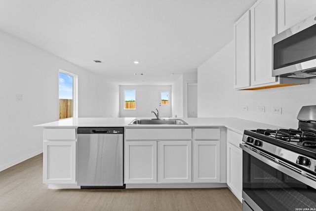 12827 Kathleen St, St Hedwig, TX 78152