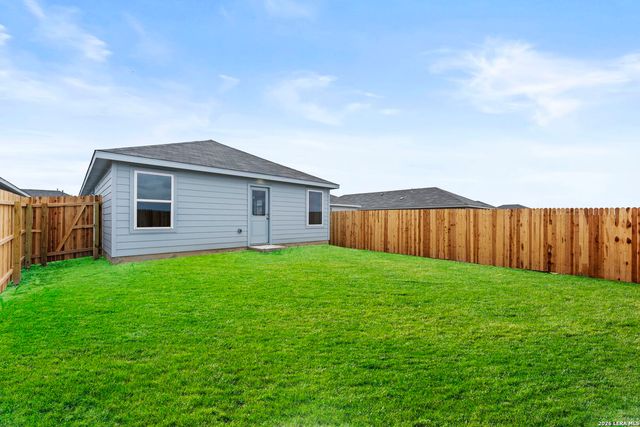 12827 Kathleen St, St Hedwig, TX 78152