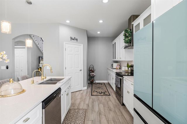 10917 DUNSCORE COTTAGE WAY, Wimauma, FL 33598
