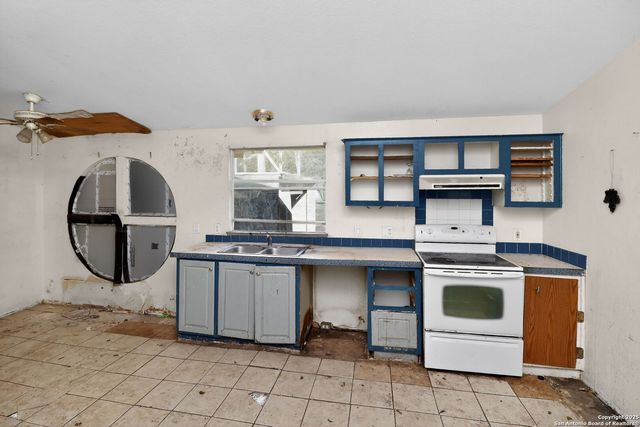 833 High Dr, Spring Branch, TX 78070