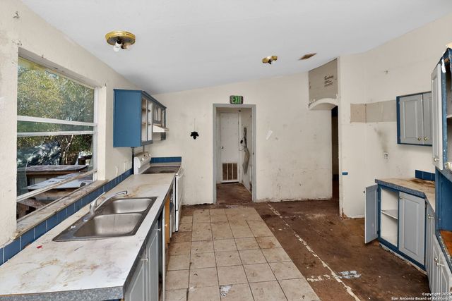 833 High Dr, Spring Branch, TX 78070