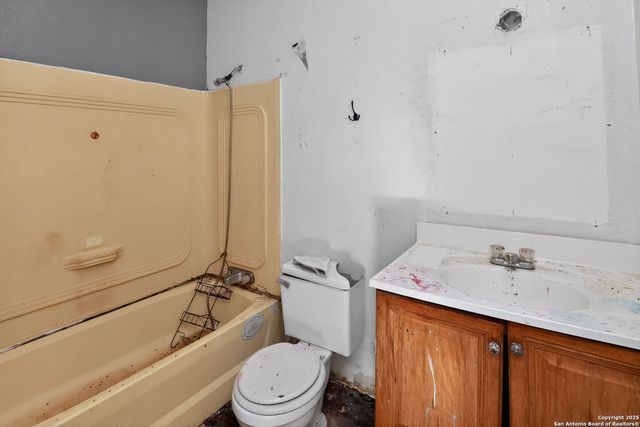 833 High Dr, Spring Branch, TX 78070