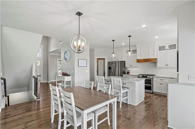 2111 NE 114TH Street, Kansas City, MO 64155