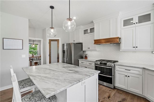 2111 NE 114TH Street, Kansas City, MO 64155