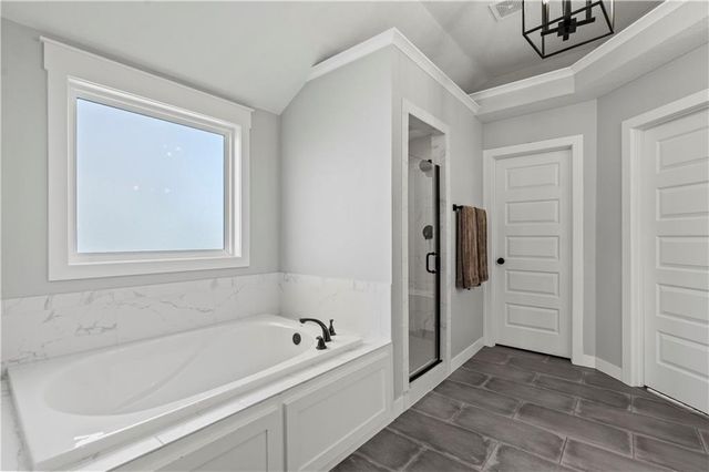 2111 NE 114TH Street, Kansas City, MO 64155