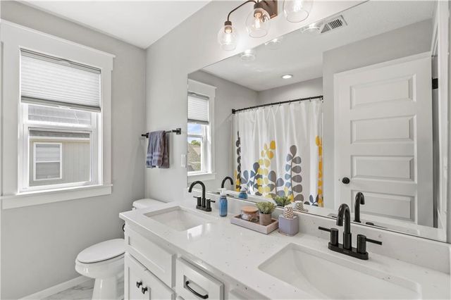 2111 NE 114TH Street, Kansas City, MO 64155