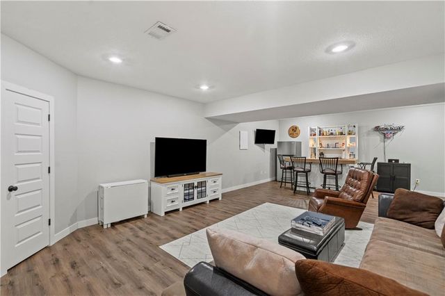 2111 NE 114TH Street, Kansas City, MO 64155