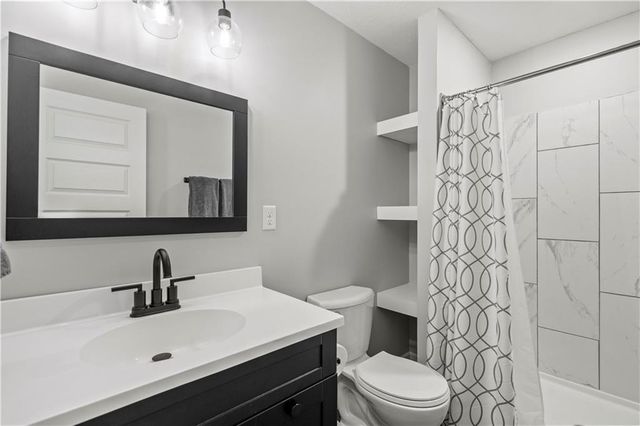 2111 NE 114TH Street, Kansas City, MO 64155