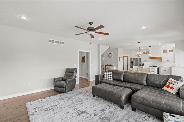 2111 NE 114TH Street, Kansas City, MO 64155
