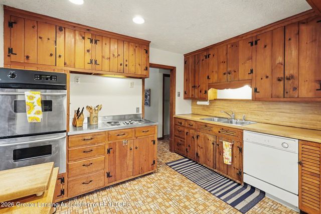 839 King Court, East Lansing, MI 48823