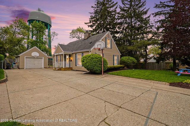 839 King Court, East Lansing, MI 48823