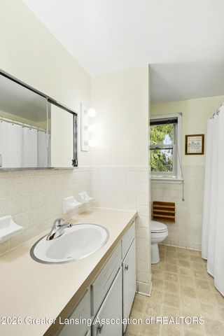 839 King Court, East Lansing, MI 48823