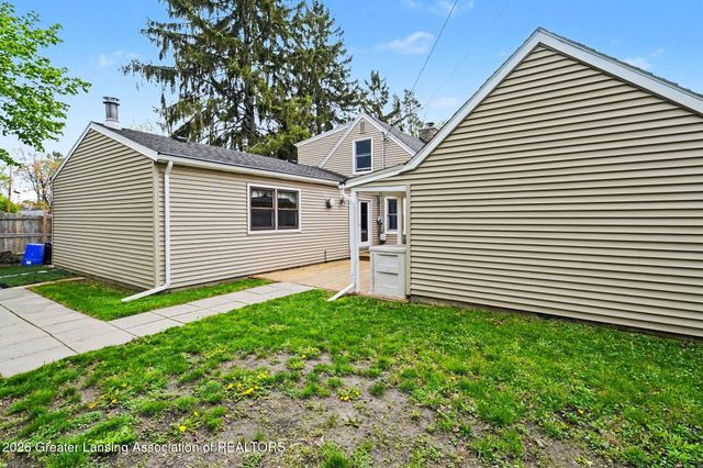 839 King Court, East Lansing, MI 48823