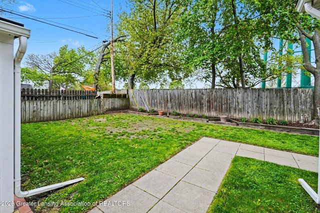 839 King Court, East Lansing, MI 48823