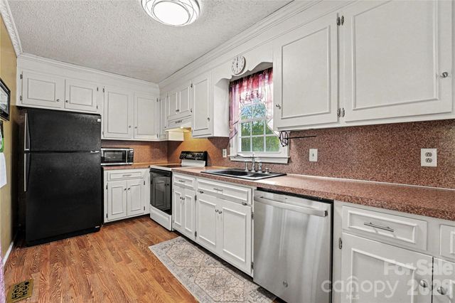 1451 31st Street Place NE, Conover, NC 28613