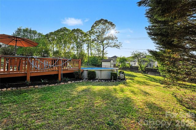 1451 31st Street Place NE, Conover, NC 28613
