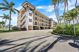 803 River Point DR 201B, Naples, FL 34102