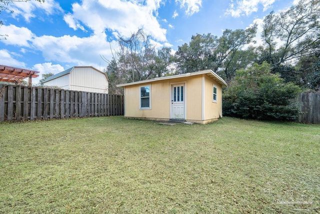 3521 Briar Cliff Dr, Pensacola, FL 32505