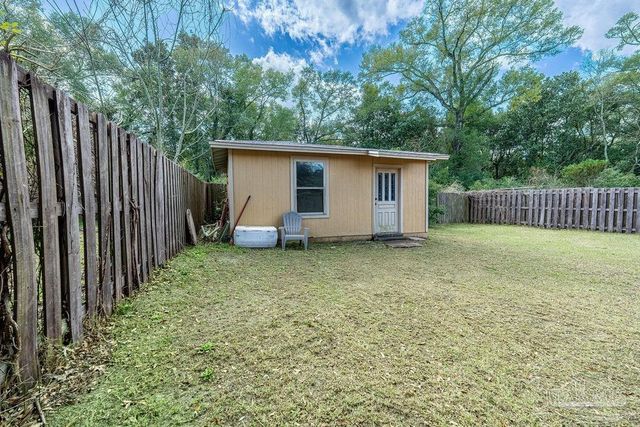 3521 Briar Cliff Dr, Pensacola, FL 32505