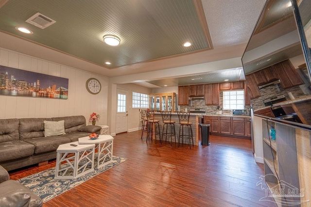 3521 Briar Cliff Dr, Pensacola, FL 32505