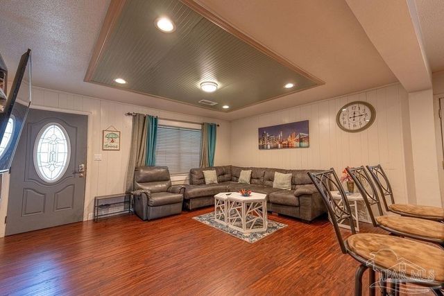 3521 Briar Cliff Dr, Pensacola, FL 32505