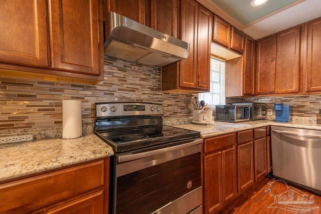 3521 Briar Cliff Dr, Pensacola, FL 32505