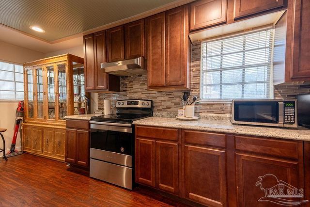 3521 Briar Cliff Dr, Pensacola, FL 32505