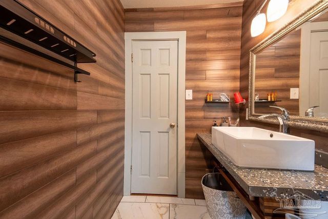 3521 Briar Cliff Dr, Pensacola, FL 32505